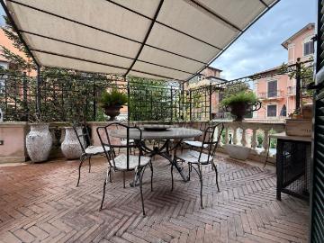 Villetta indipendente in vendita di 200 m² in Via Alessandro Poerio