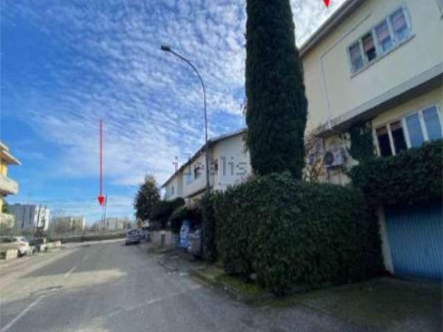 Villetta indipendente in vendita di 200 m² in Via B. Buozzi, 38