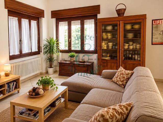 Villetta indipendente in vendita di 200 m² in Via Bolognese
