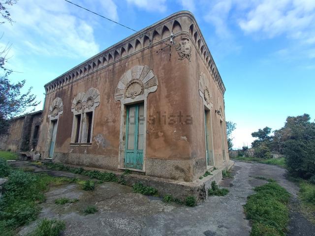Villetta indipendente in vendita di 200 m² in Via badala