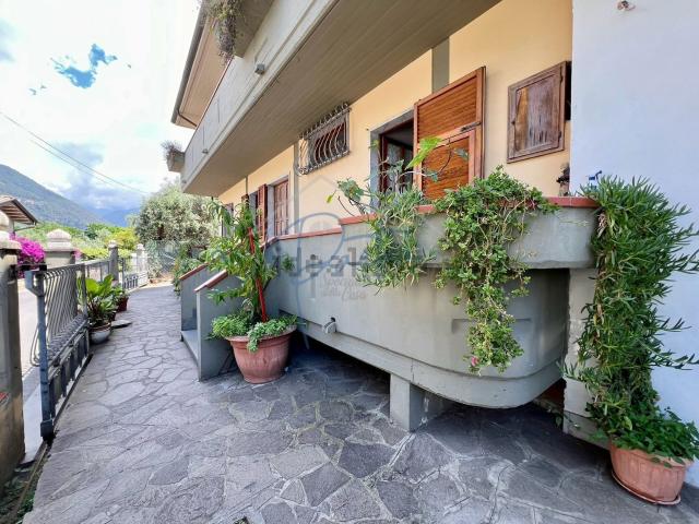Villetta indipendente in vendita di 200 m² in Via Benedetto Croce