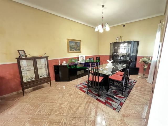Villetta indipendente in vendita di 200 m² in Via Benvenuto Cellini