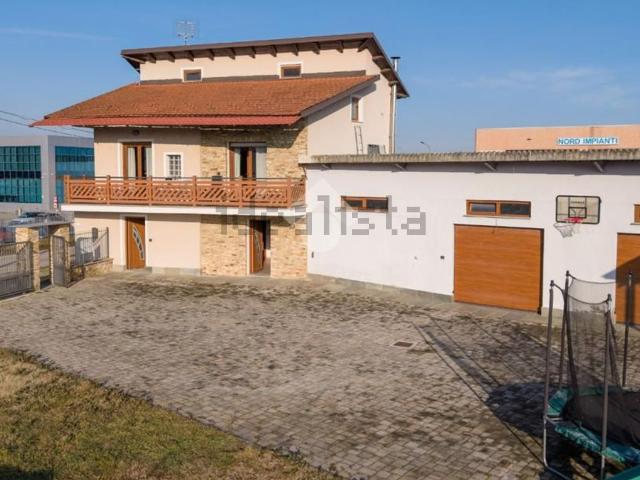 Villetta indipendente in vendita di 200 m² in Via Busca, 69