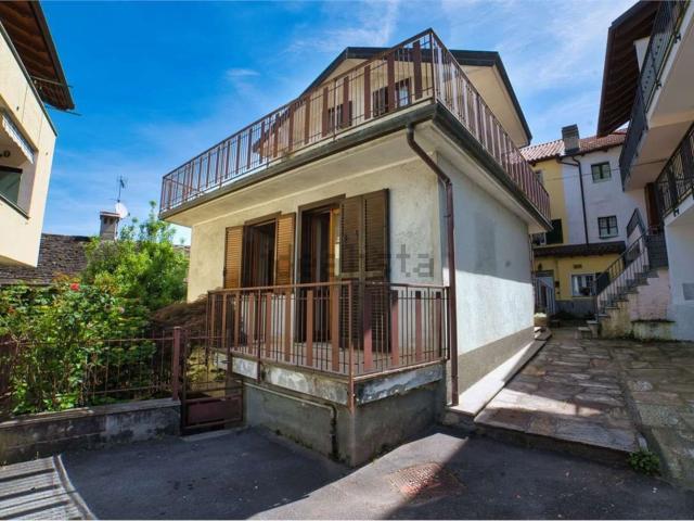 Villetta indipendente in vendita di 200 m² in Via G. Boldrini