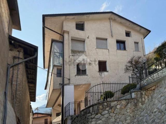 Villetta indipendente in vendita di 200 m² in Via G. Pscoli, 4