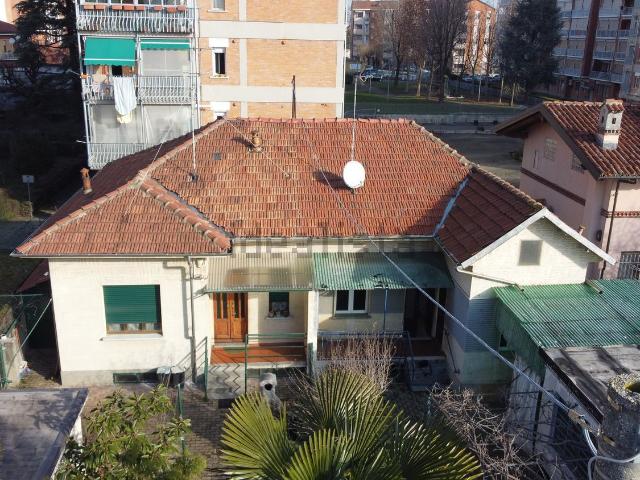 Villetta indipendente in vendita di 200 m² in Via Generale Cantore, 57