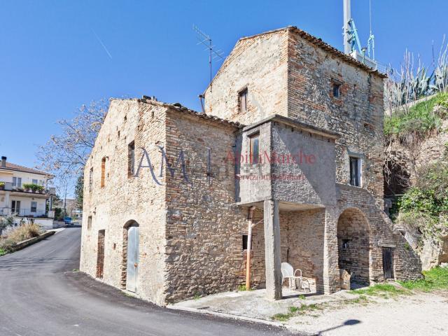 Villetta indipendente in vendita di 200 m² in Via Gentile da Montefiore, 104