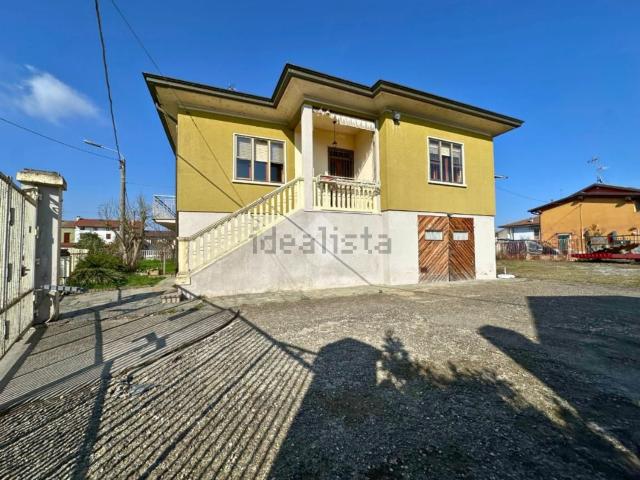 Villetta indipendente in vendita di 200 m² in Via Giulio Pasta, 83