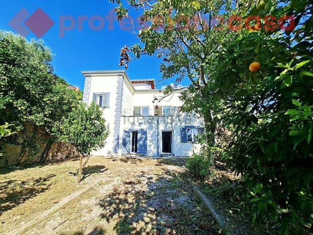 Villetta indipendente in vendita di 200 m² in Via Giuseppe Garibaldi, 49