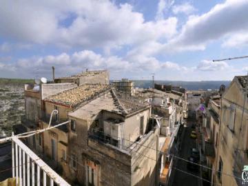 Villetta indipendente in vendita di 200 m² in Via Giacomo Matteotti