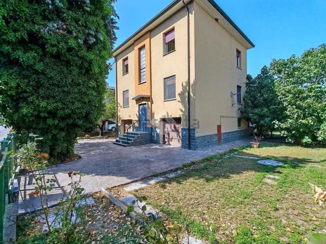 Villetta indipendente in vendita di 200 m² in Via Giardino, 32