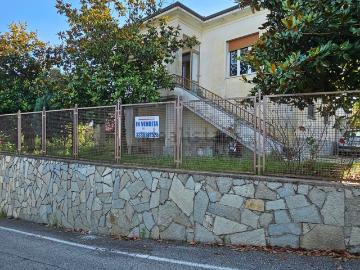 Villetta indipendente in vendita di 200 m² in Via Giardini