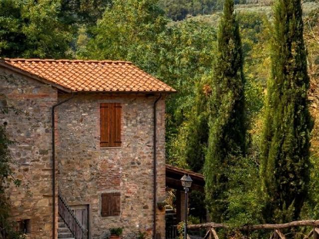 Villetta indipendente in vendita di 200 m² in Via gran chiaia