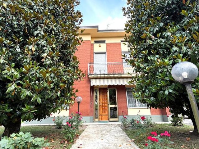 Villetta indipendente in vendita di 200 m² in Via Grancia, 5