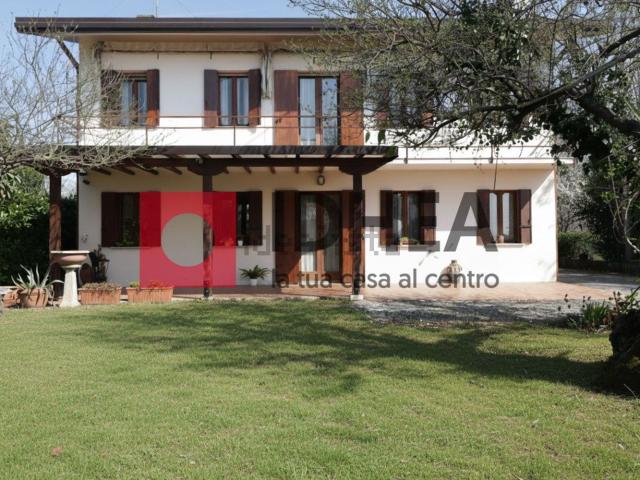 Villetta indipendente in vendita di 200 m² in Via Grave