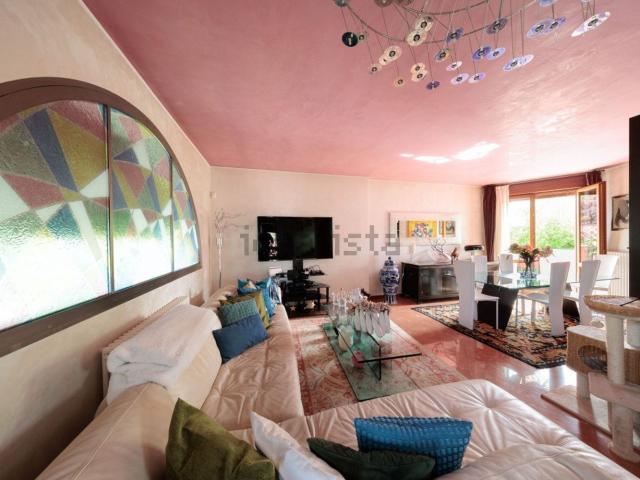 Villetta indipendente in vendita di 200 m² in Via Guasti