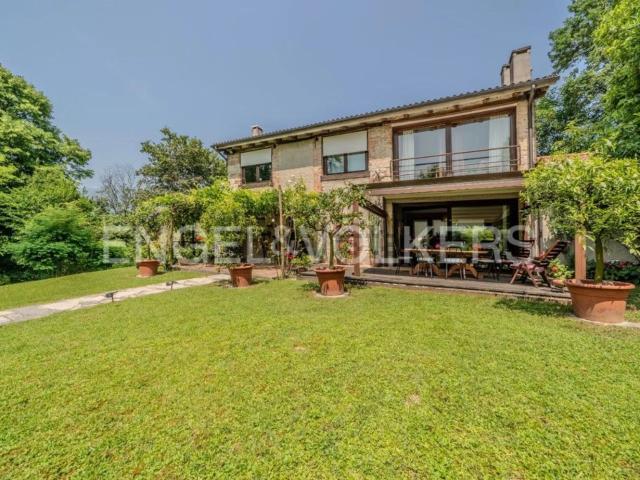 Villetta indipendente in vendita di 200 m² in Via Guarda
