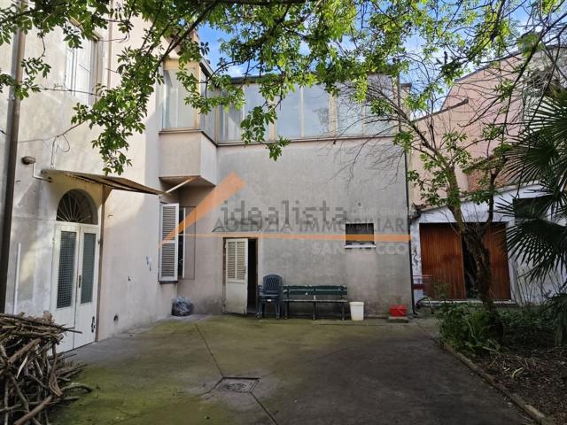 Villetta indipendente in vendita di 200 m² in Via D. Poggiali, 6