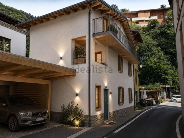 Villetta indipendente in vendita di 200 m² in Via Don P. Mariani, 22
