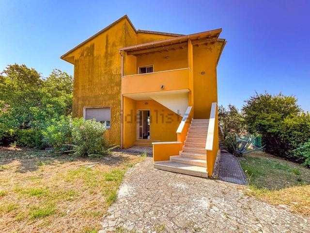 Villetta indipendente in vendita di 200 m² in Via dei Mulini