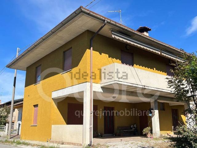 Villetta indipendente in vendita di 200 m² in Via della Motta, 8