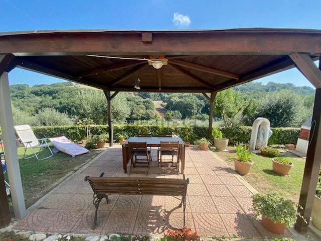 Villetta indipendente in vendita di 200 m² in Via delle Acacie