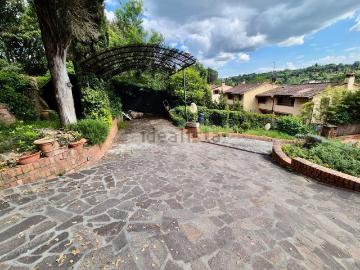 Villetta indipendente in vendita di 200 m² in Via delle Fonti
