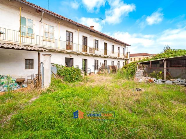 Villetta indipendente in vendita di 200 m² in Via delle Scuole, 14