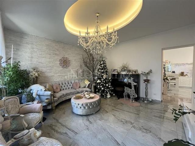 Villetta indipendente in vendita di 200 m² in Via delle Rose