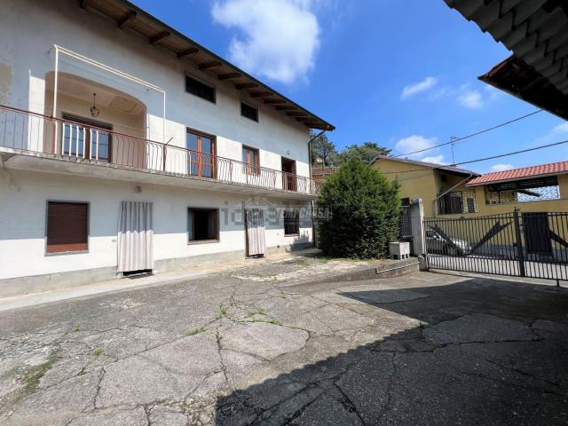Villetta indipendente in vendita di 200 m² in Via E. Angiono Foglietti
