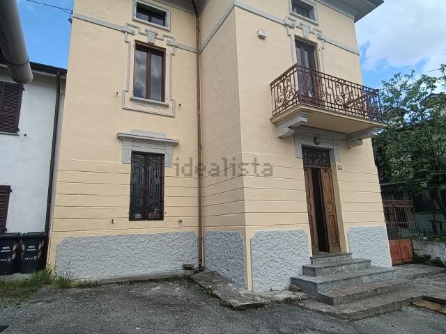 Villetta indipendente in vendita di 200 m² in Via Emilia Piacentina