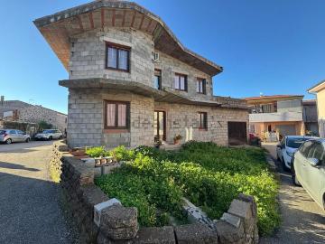 Villetta indipendente in vendita di 200 m² in Via Eleonora, 4