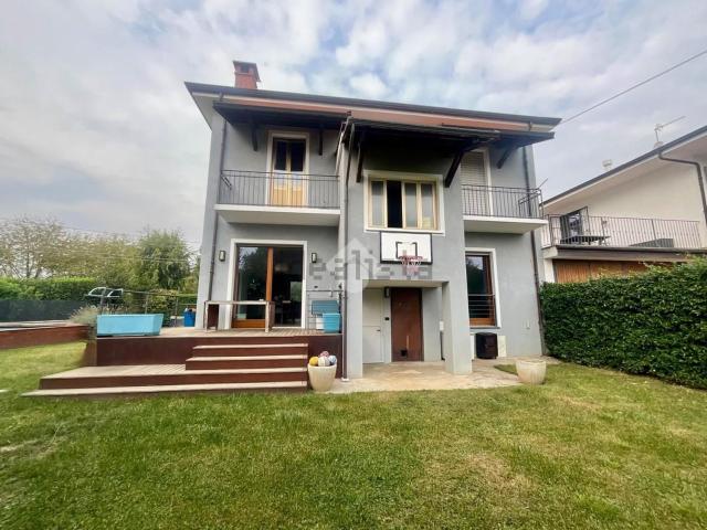 Villetta indipendente in vendita di 200 m² in Via Fiume, 23