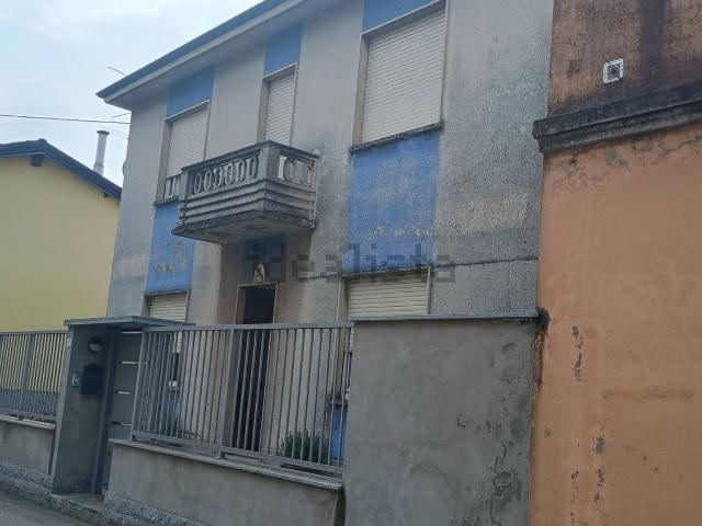Villetta indipendente in vendita di 200 m² in Via Fiori, 4