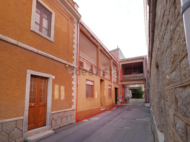 Villetta indipendente in vendita di 200 m² in Via Francesco Ciusa, 18