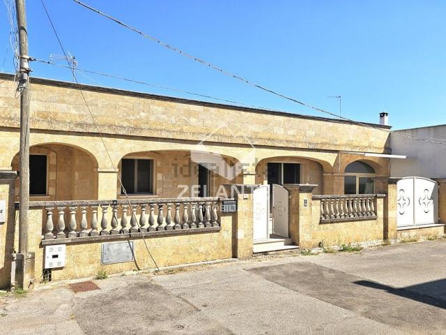 Villetta indipendente in vendita di 200 m² in Via Fratelli Bandiera