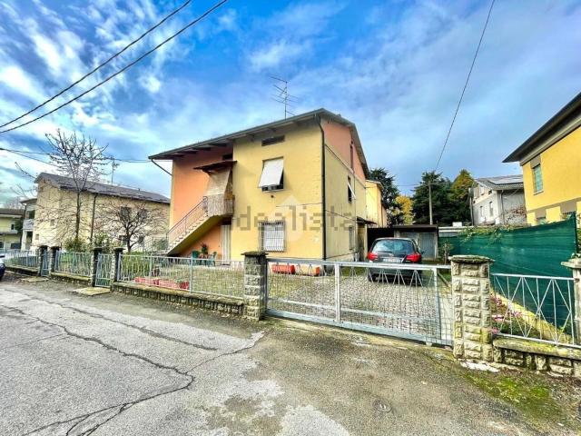 Villetta indipendente in vendita di 200 m² in Via Fratelli Manfredi, 1
