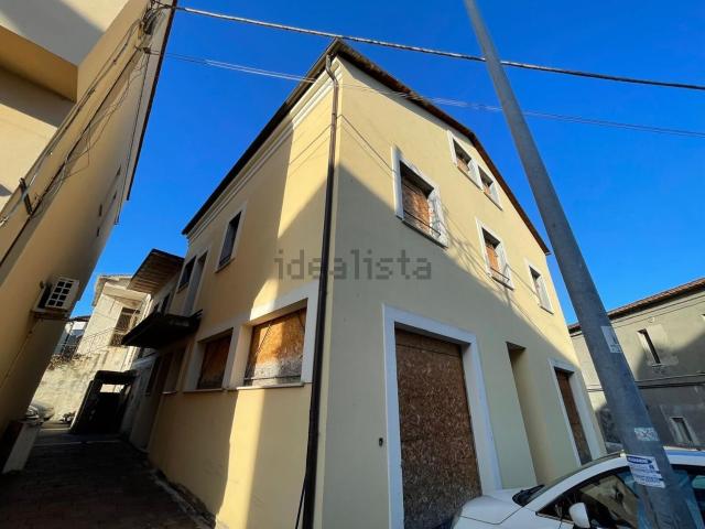Villetta indipendente in vendita di 200 m² in Via Indipendenza, 20