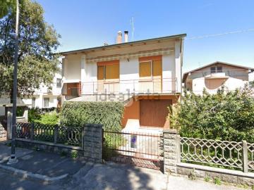 Villetta indipendente in vendita di 200 m² in Via Icaro, 35
