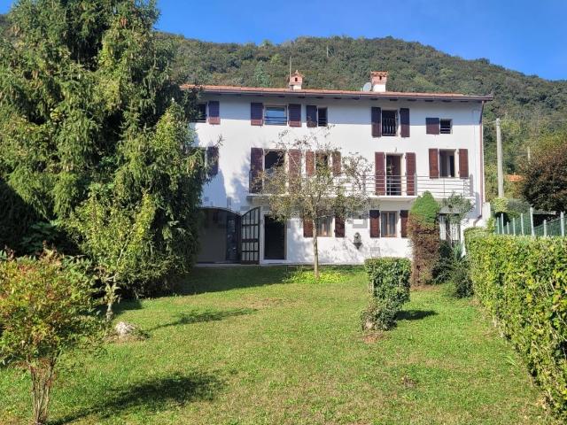 Villetta indipendente in vendita di 200 m² in Via Osoppo, 50