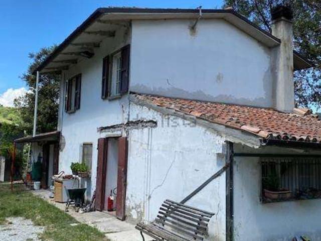 Villetta indipendente in vendita di 200 m² in Via Loreta
