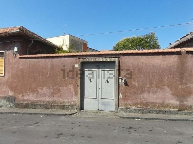 Villetta indipendente in vendita di 200 m² in Via Laudani, 147