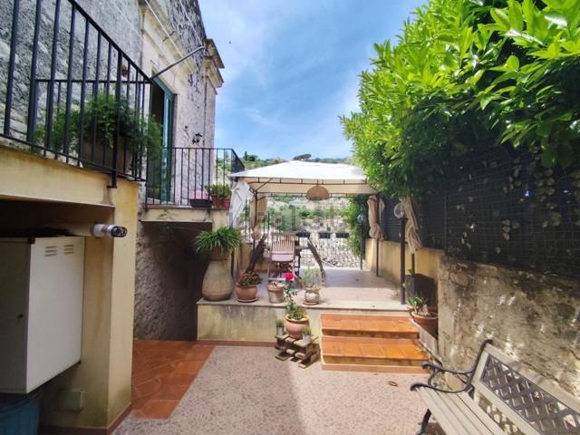 Villetta indipendente in vendita di 200 m² in Via Lanteri
