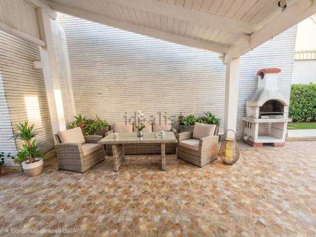 Villetta indipendente in vendita di 200 m² in Via Licola Mare, 83