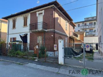 Villetta indipendente in vendita di 200 m² in Via Luigi Acquisti, 22