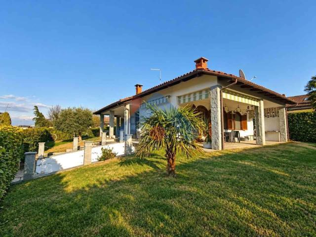 Villetta indipendente in vendita di 200 m² in Via Luigi Einaudi, 16