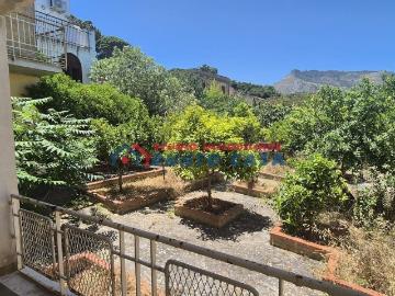 Villetta indipendente in vendita di 200 m² in Via Monte Cofano
