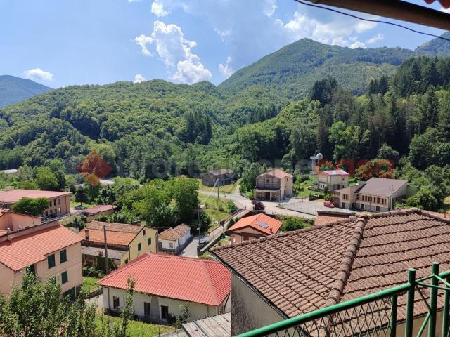 Villetta indipendente in vendita di 200 m² in Via Monte Grappa, 7