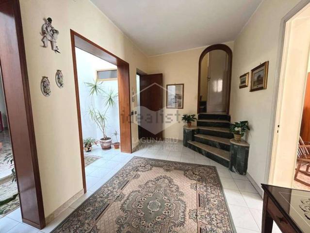 Villetta indipendente in vendita di 200 m² in Via Mazara