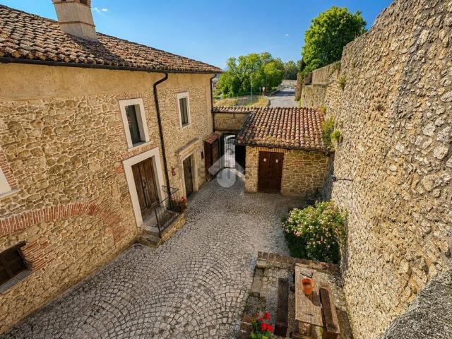 Villetta indipendente in vendita di 200 m² in Via Madonna del Ponte, 4